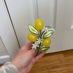 Bath & Body Works lemon wallflower plug in